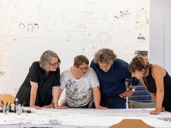 Das Bild zeigt ein Gruppenbild der Teilnehmer des Reparatur-Workshops